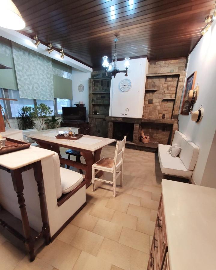 Johnny'S Loft Apartment Agrinio Exterior photo