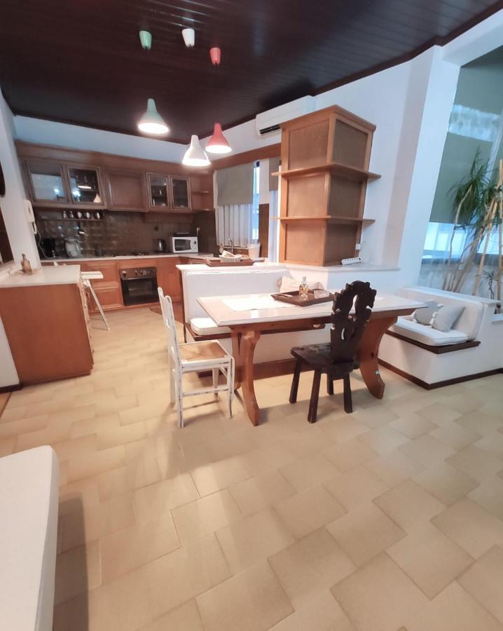 Johnny'S Loft Apartment Agrinio Exterior photo