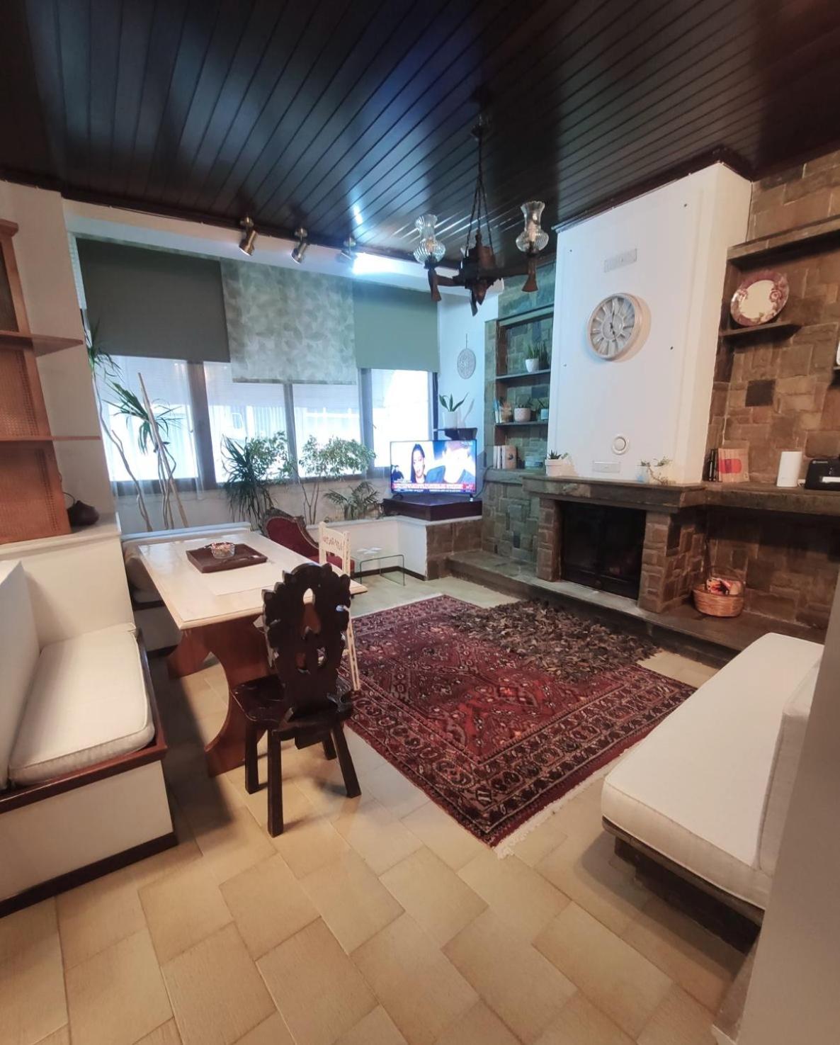 Johnny'S Loft Apartment Agrinio Exterior photo